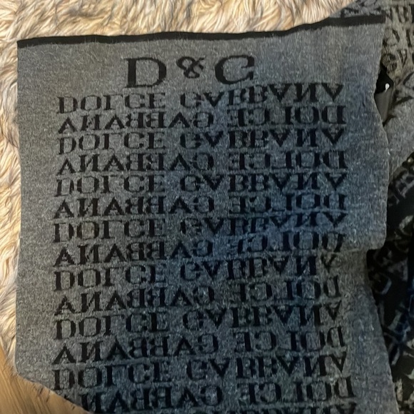 Authentic Dolce and Gabbana scarf - Picture 3 of 4